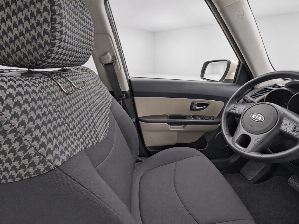 Used 2011 Kia Soul ! FWD image 11