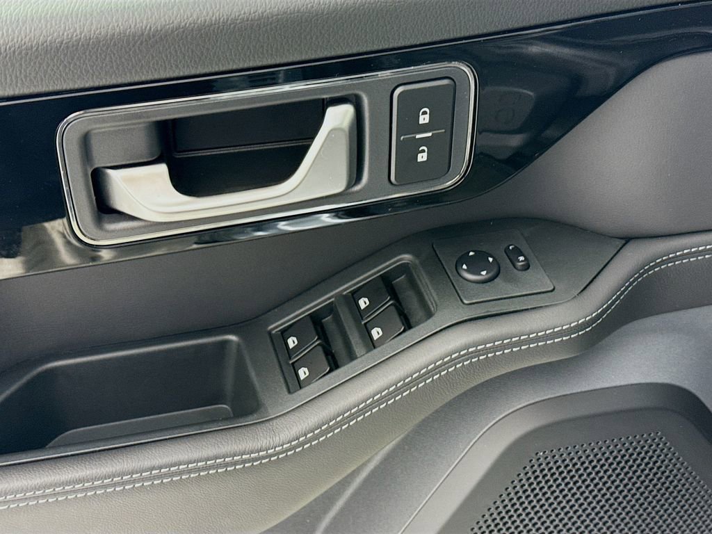 Used 2025 INEOS Grenadier Base image 17