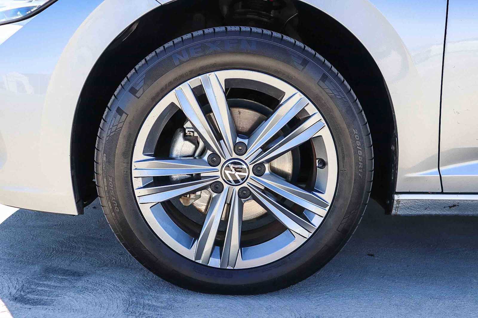 Certified 2022 Volkswagen Jetta SE image 11