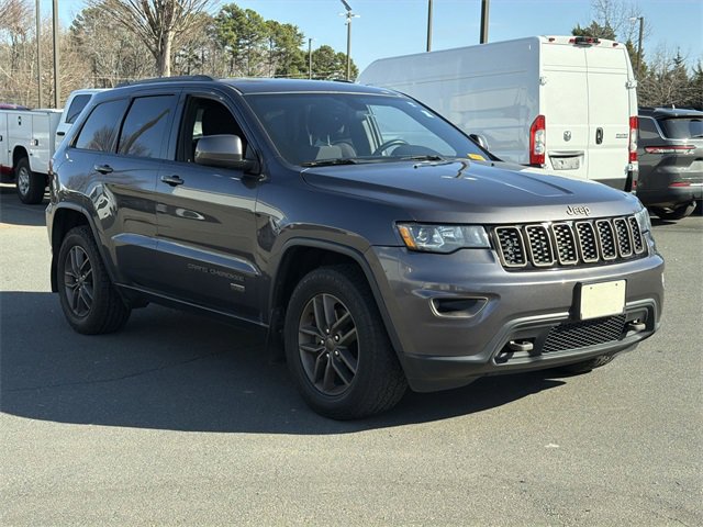 Used 2017 Jeep Grand Cherokee Laredo 75th Anniversary image 7