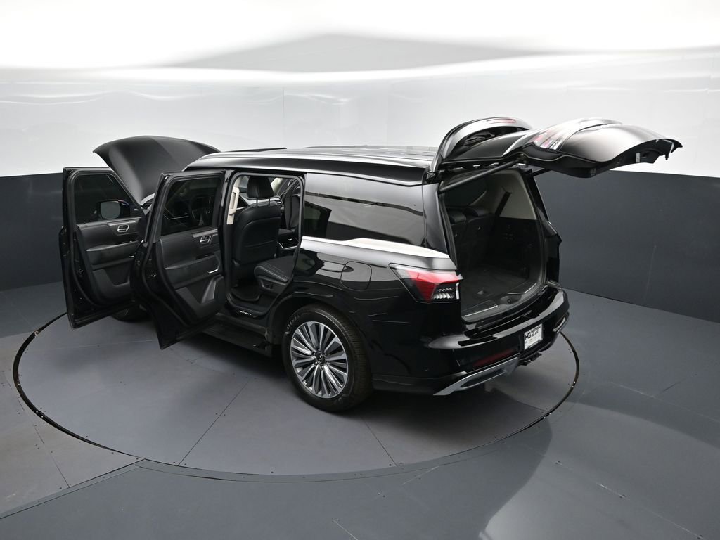 Used 2025 INFINITI QX80 Luxe RWD image 2