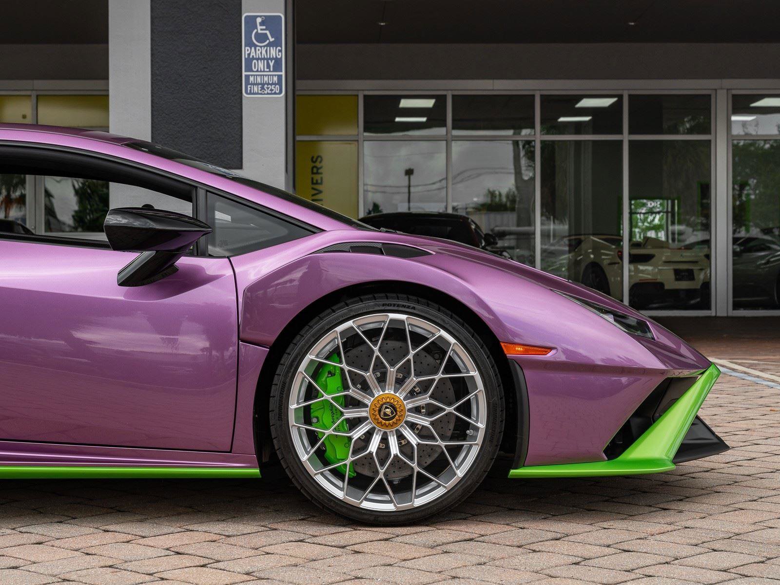 Used 2023 Lamborghini Huracan STO image 27