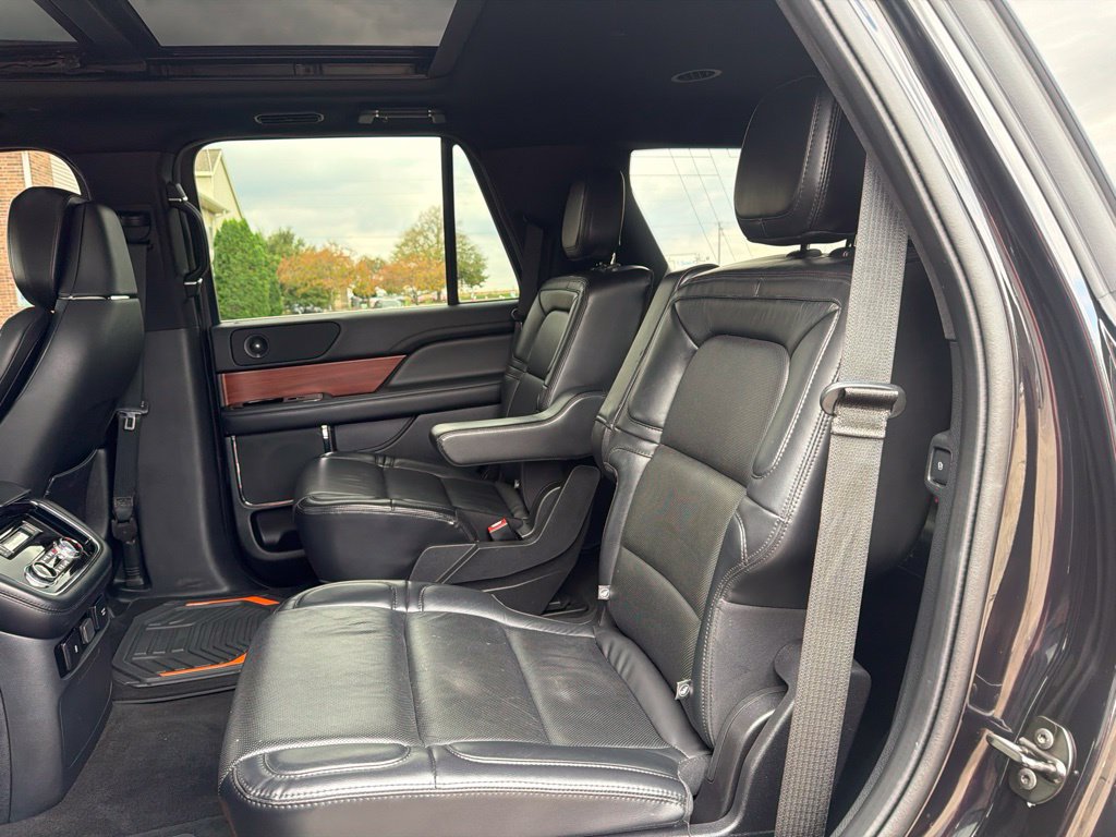 Used 2021 Lincoln Navigator Reserve AWD/4WD image 45