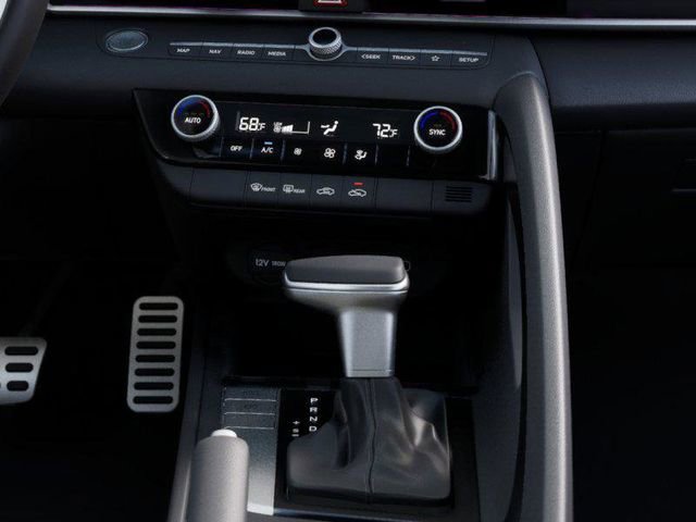 New 2025 Hyundai Elantra SEL image 16