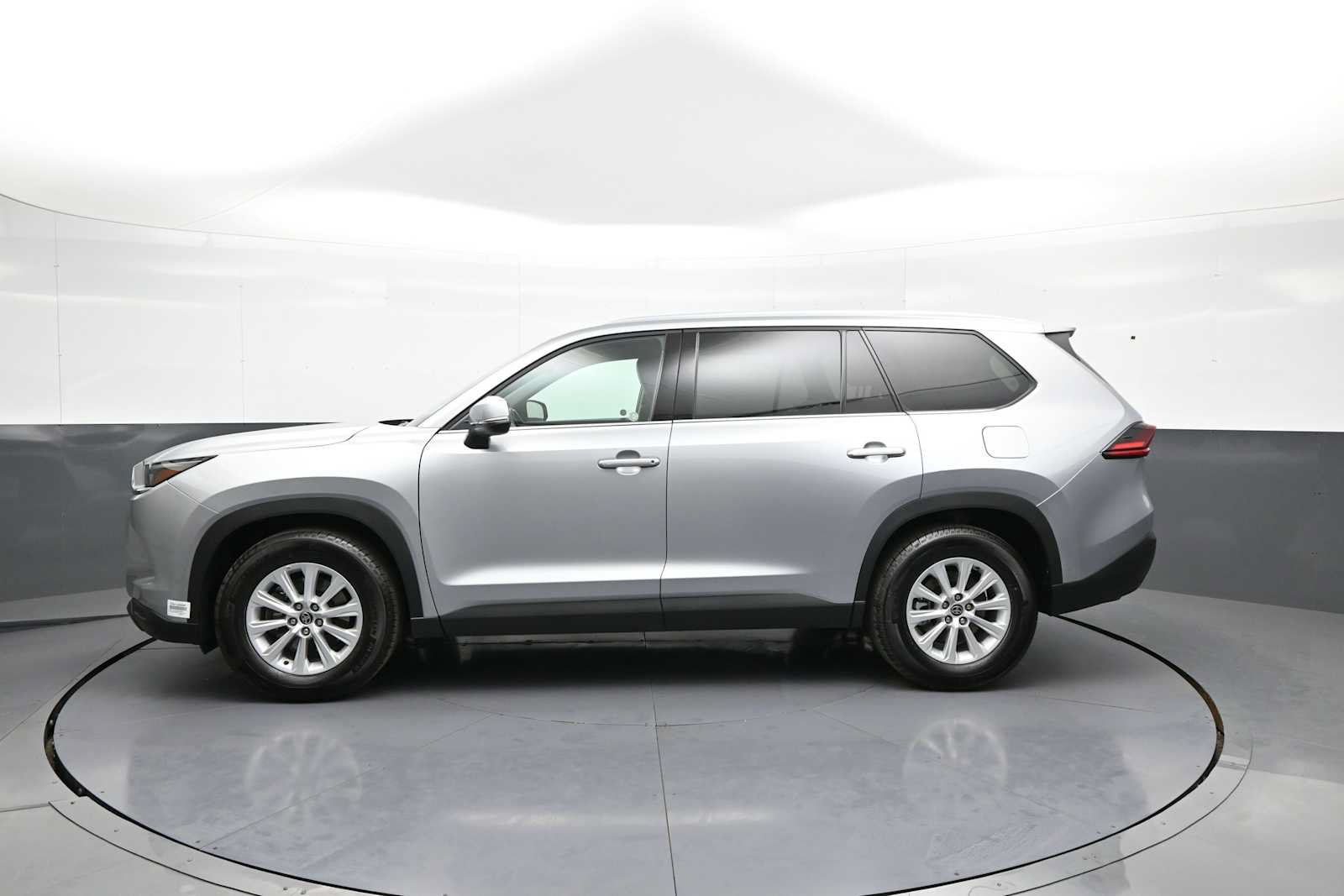 Certified 2025 Toyota Grand Highlander AWD image 9