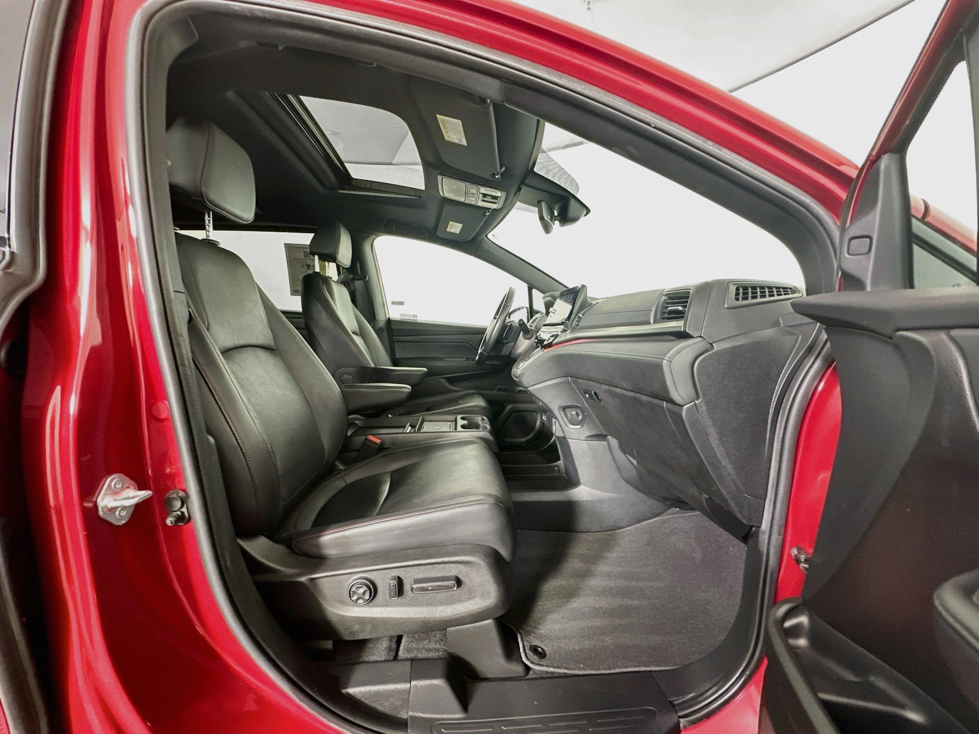 Used 2025 Honda Odyssey Sport-L image 35