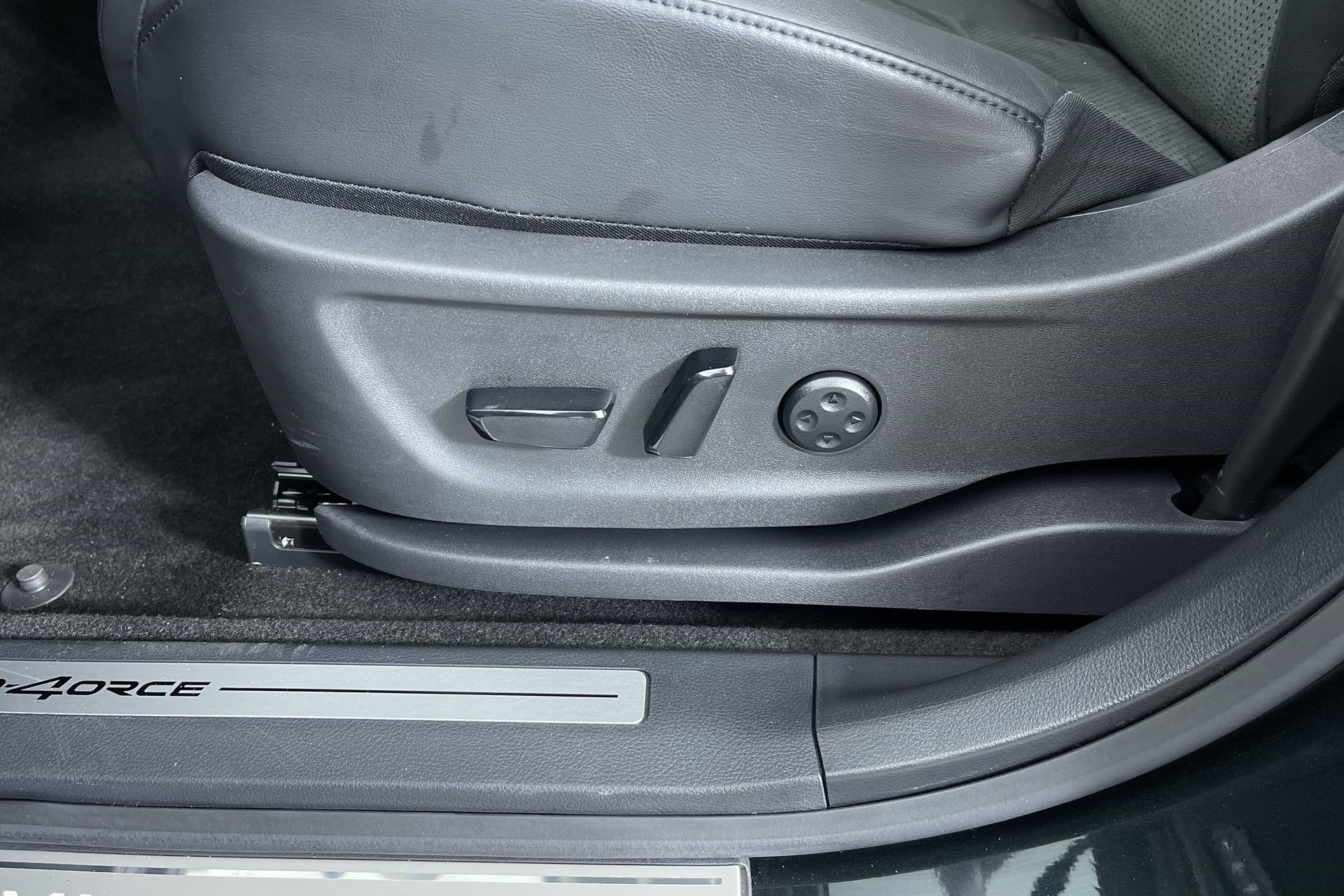 Certified 2024 Nissan Ariya AWD image 12
