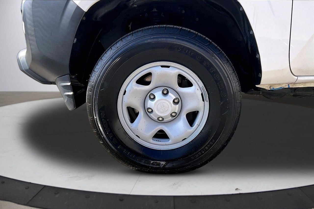 Used 2022 Toyota Tacoma SR RWD image 32