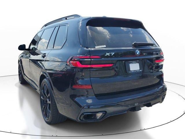 Used 2025 BMW X7 xDrive40i w/ M Sport Package AWD/4WD image 4