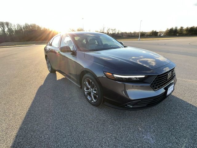 Used 2023 Honda Accord EX image 12