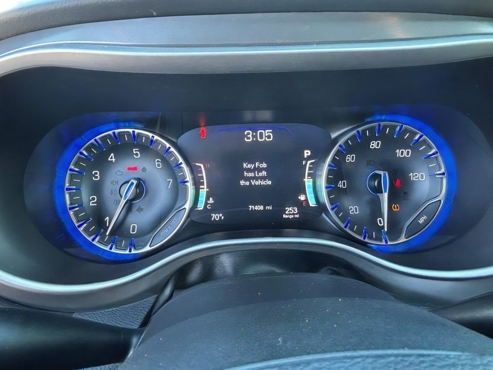 Used 2025 Chrysler Pacifica Select FWD image 13