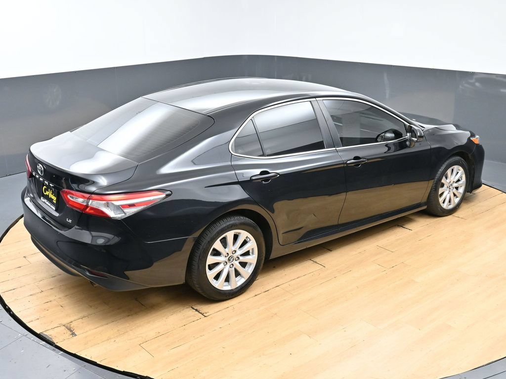 Used 2018 Toyota Camry LE FWD image 39