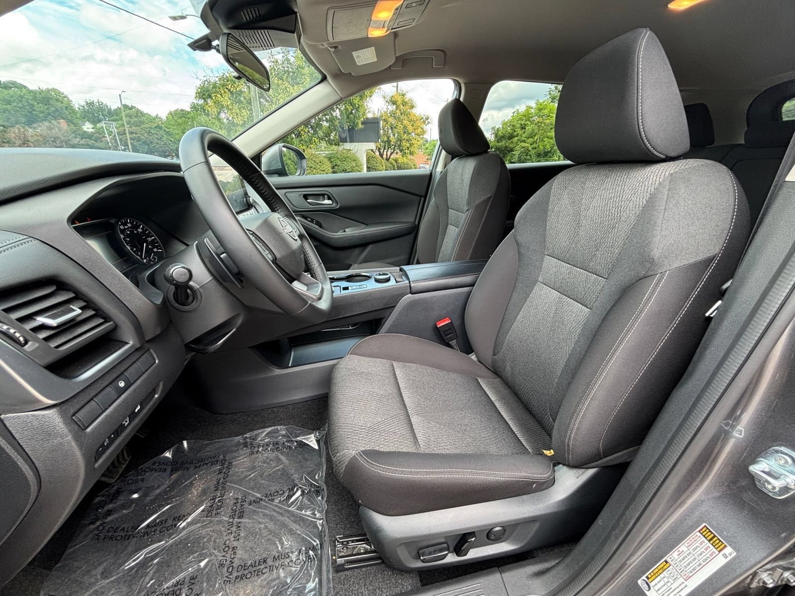 Used 2025 Nissan Rogue SV AWD/4WD image 33