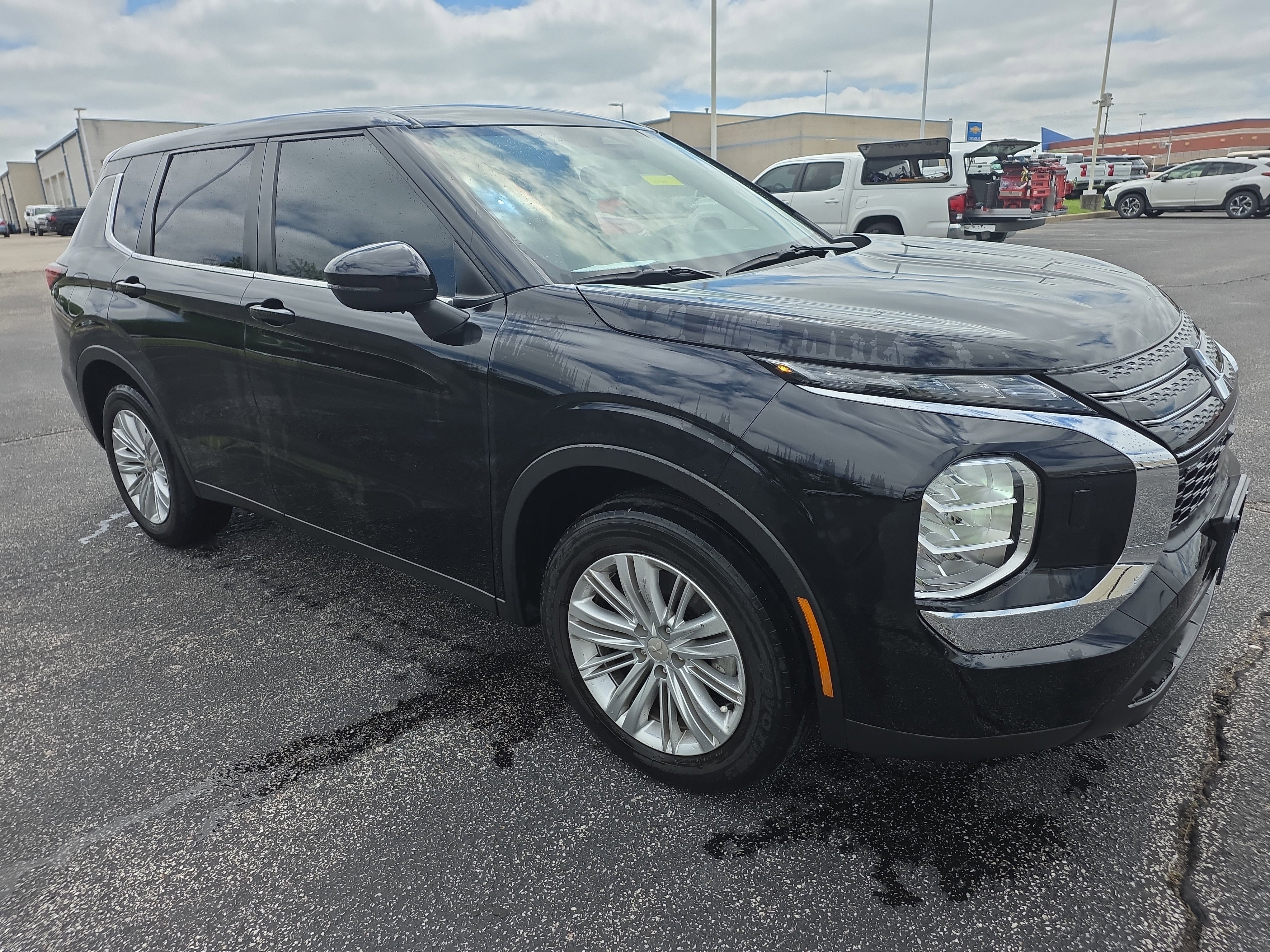 Used 2024 Mitsubishi Outlander ES AWD/4WD image 8