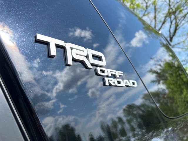 Used 2018 Toyota 4Runner TRD Off-Road AWD/4WD image 45