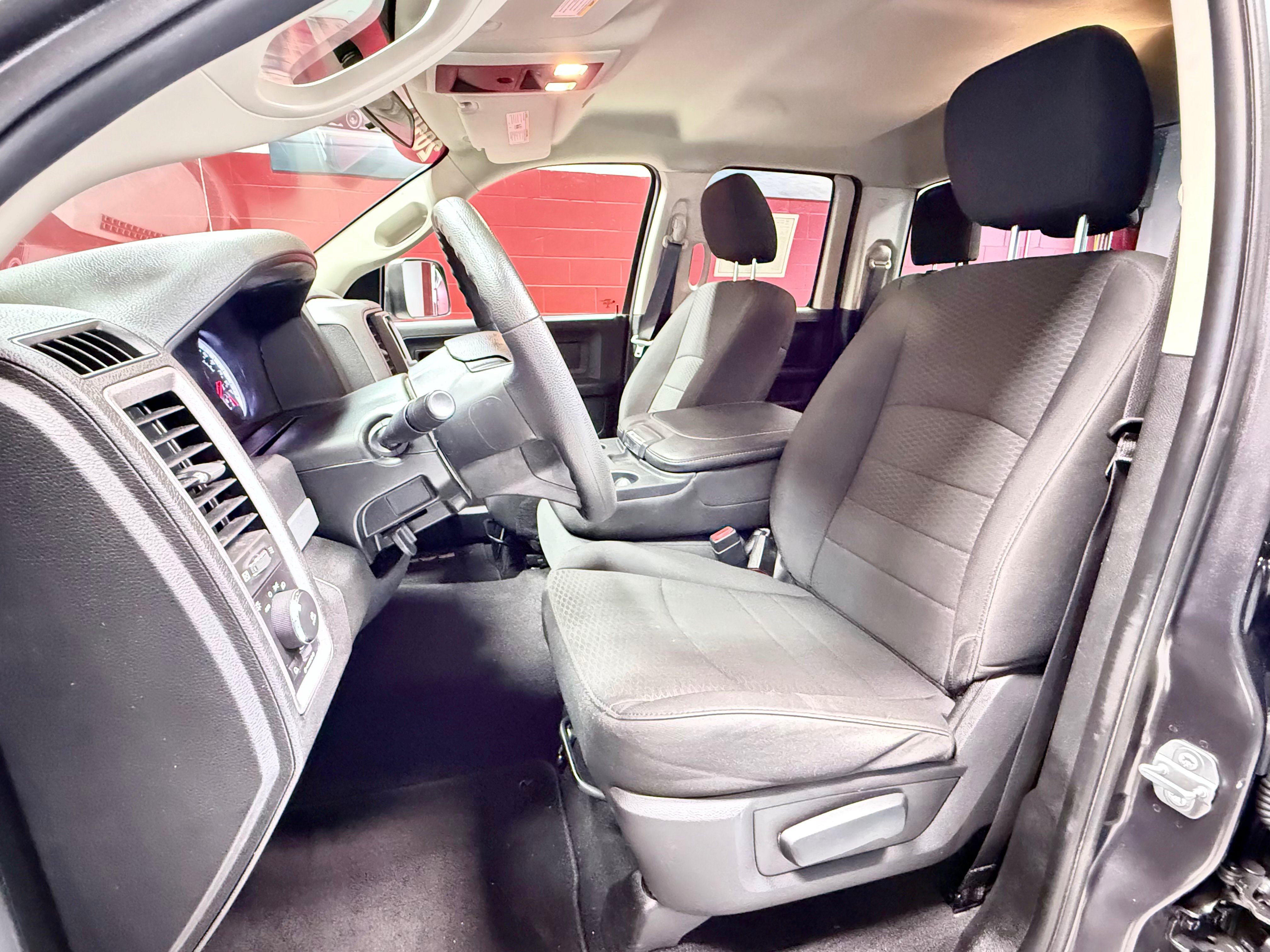 Used 2019 RAM 1500 Express w/ Express Value Package AWD/4WD image 17