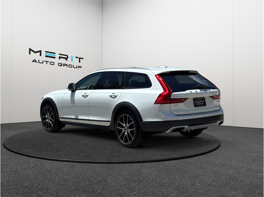 Used 2018 Volvo V90 T6 Cross Country w/ Convenience Package AWD/4WD image 7