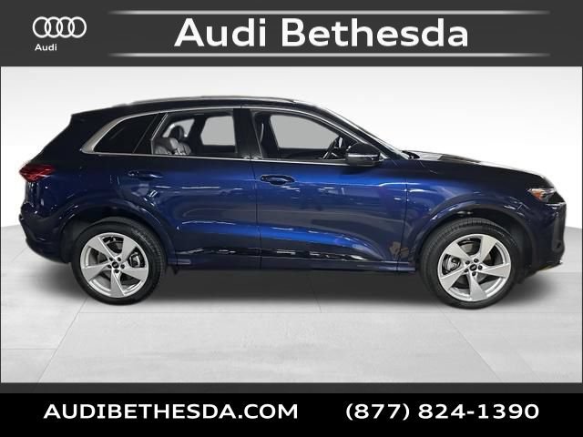 Used 2025 Audi Q5 Premium Plus w/ Premium Plus AWD/4WD image 8