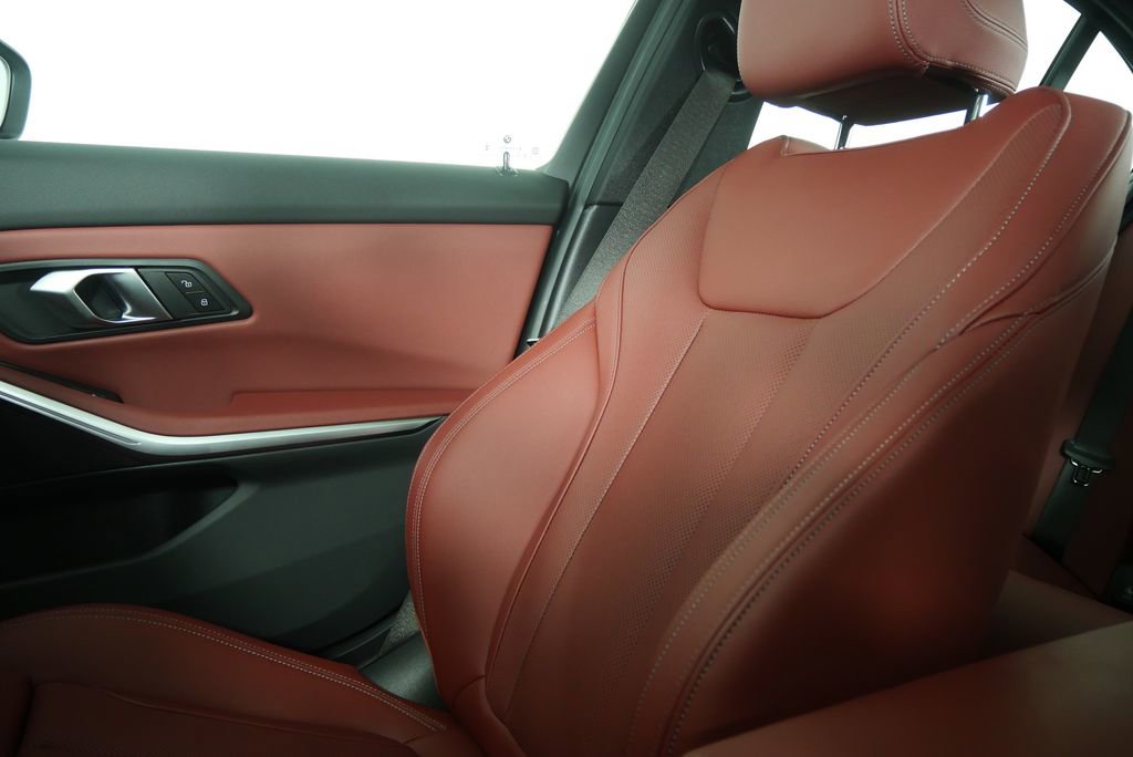 Certified 2025 BMW 330i Sedan image 28