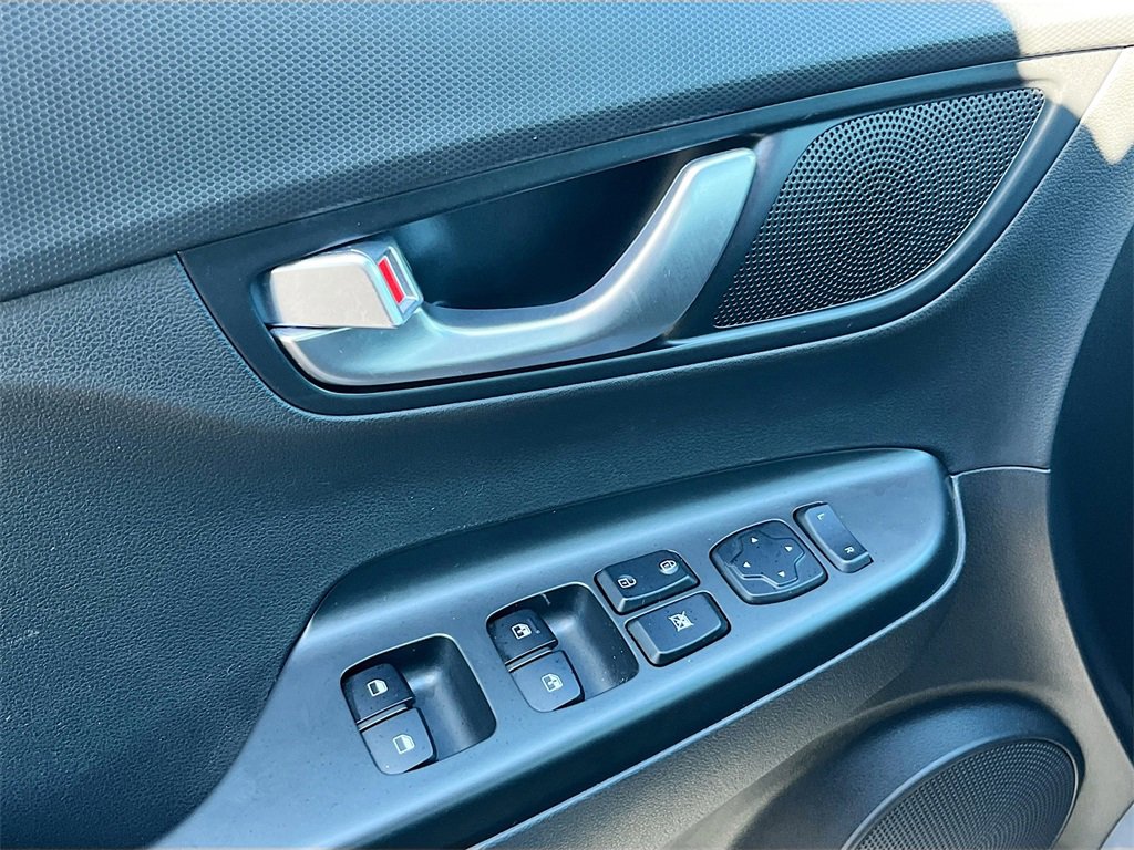 Used 2023 Hyundai Kona SEL w/ Convenience Package image 18