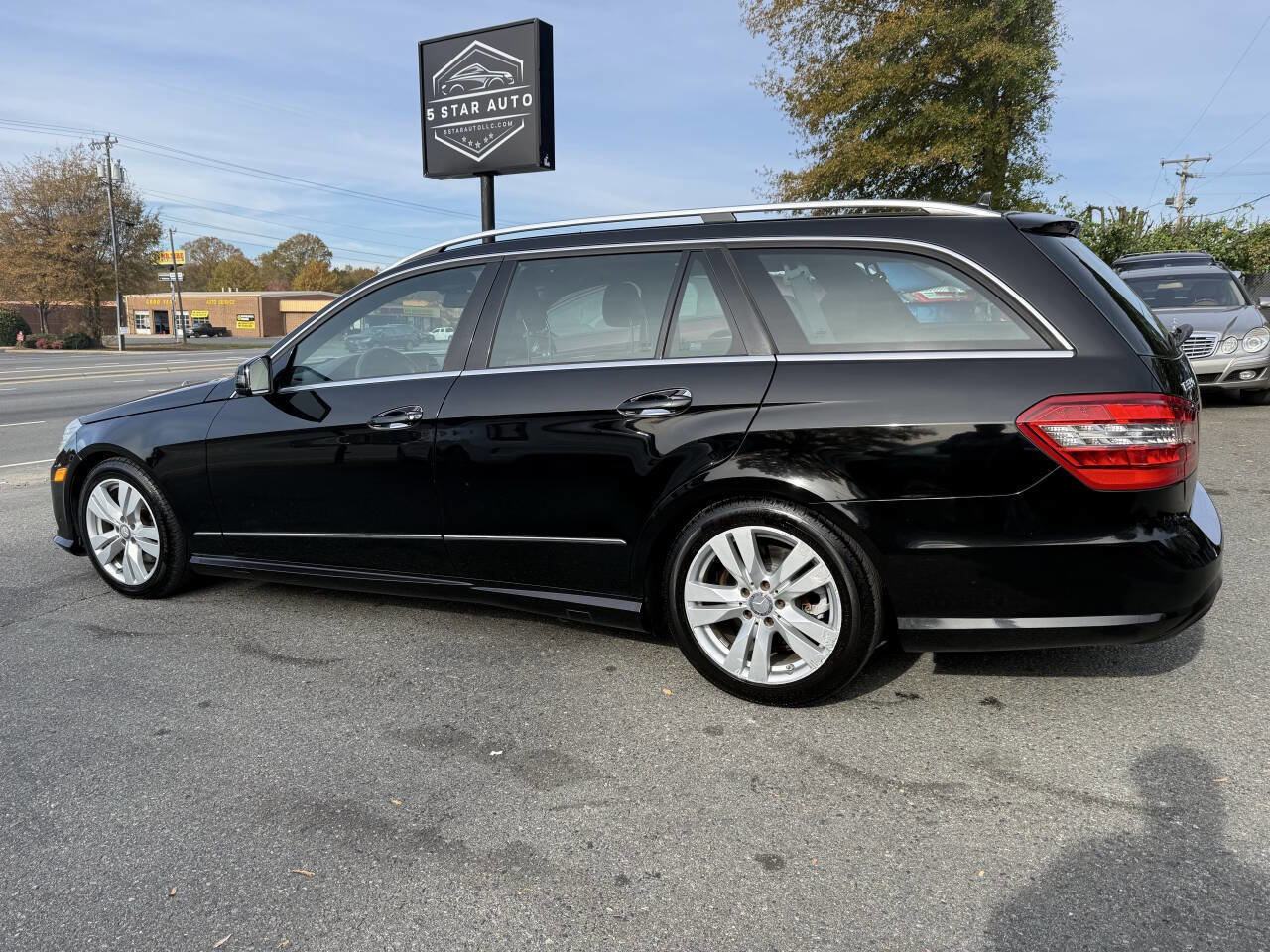 Used 2011 Mercedes-Benz E 350 4MATIC Wagon image 6