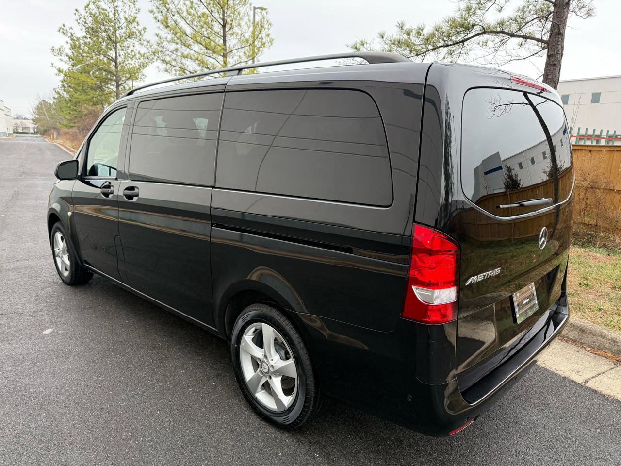 Used 2016 Mercedes-Benz Metris Passenger image 3