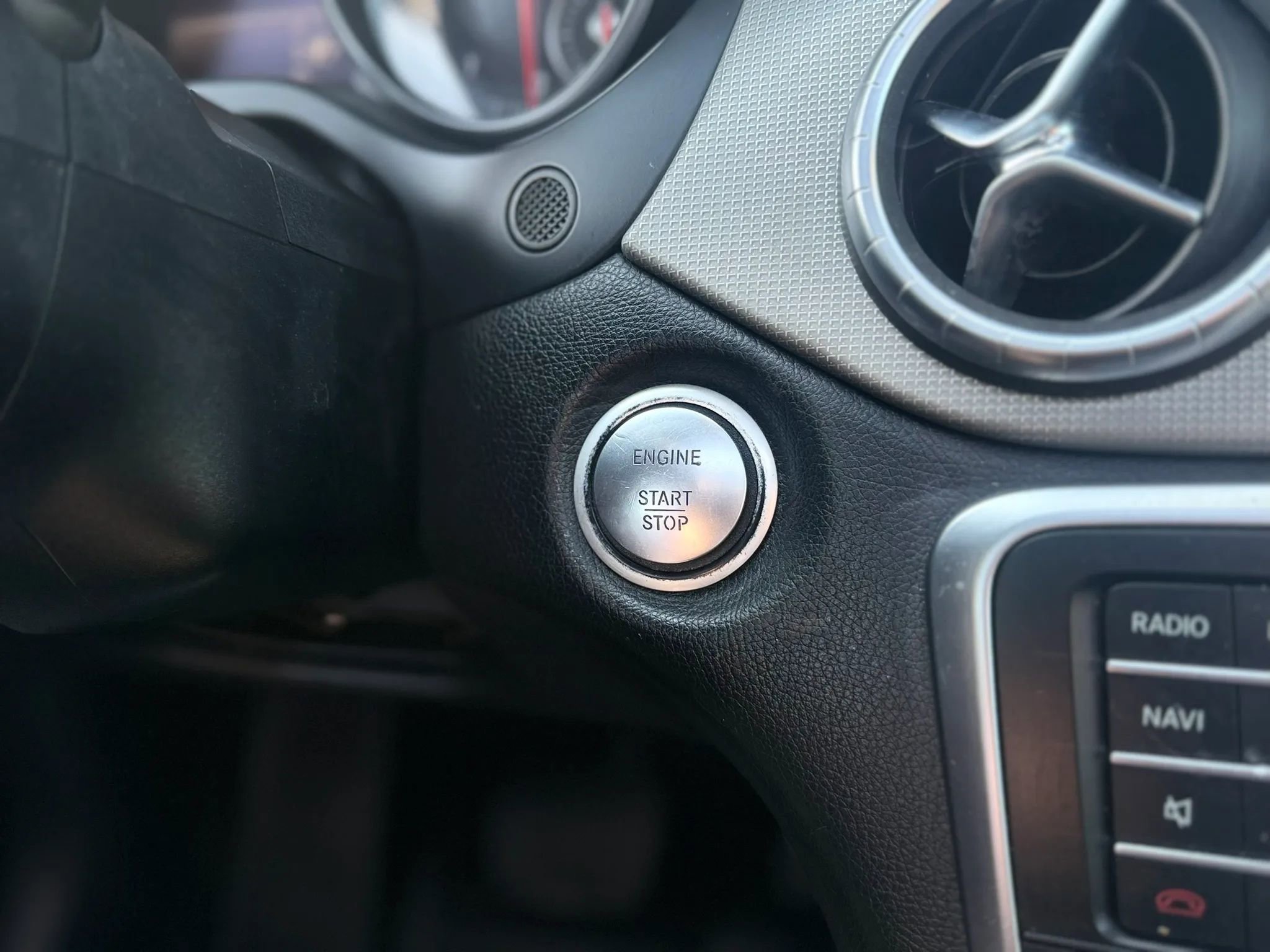 Used 2018 Mercedes-Benz CLA 250 image 16