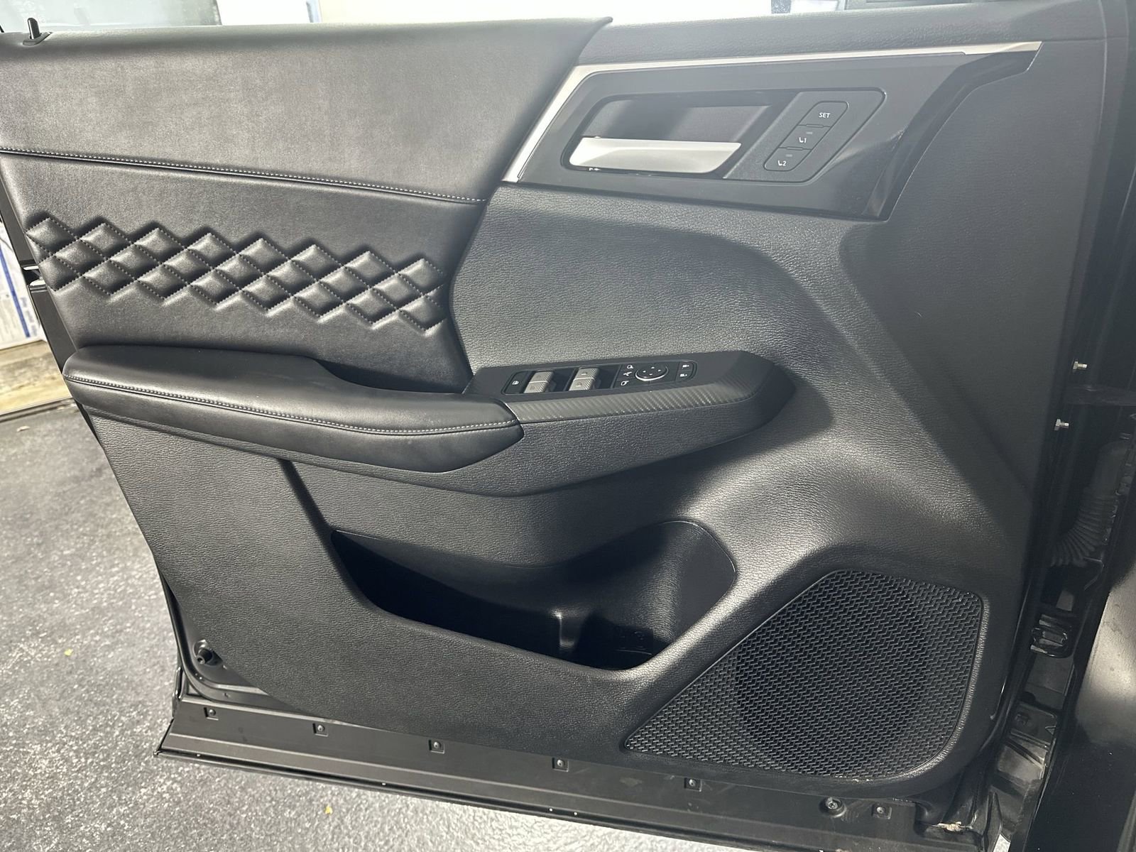 Used 2024 Mitsubishi Outlander SEL Black Edition image 33