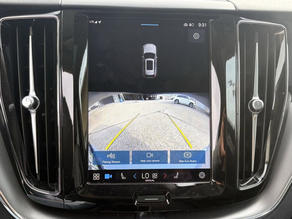 Used 2024 Volvo XC60 B5 Core image 20