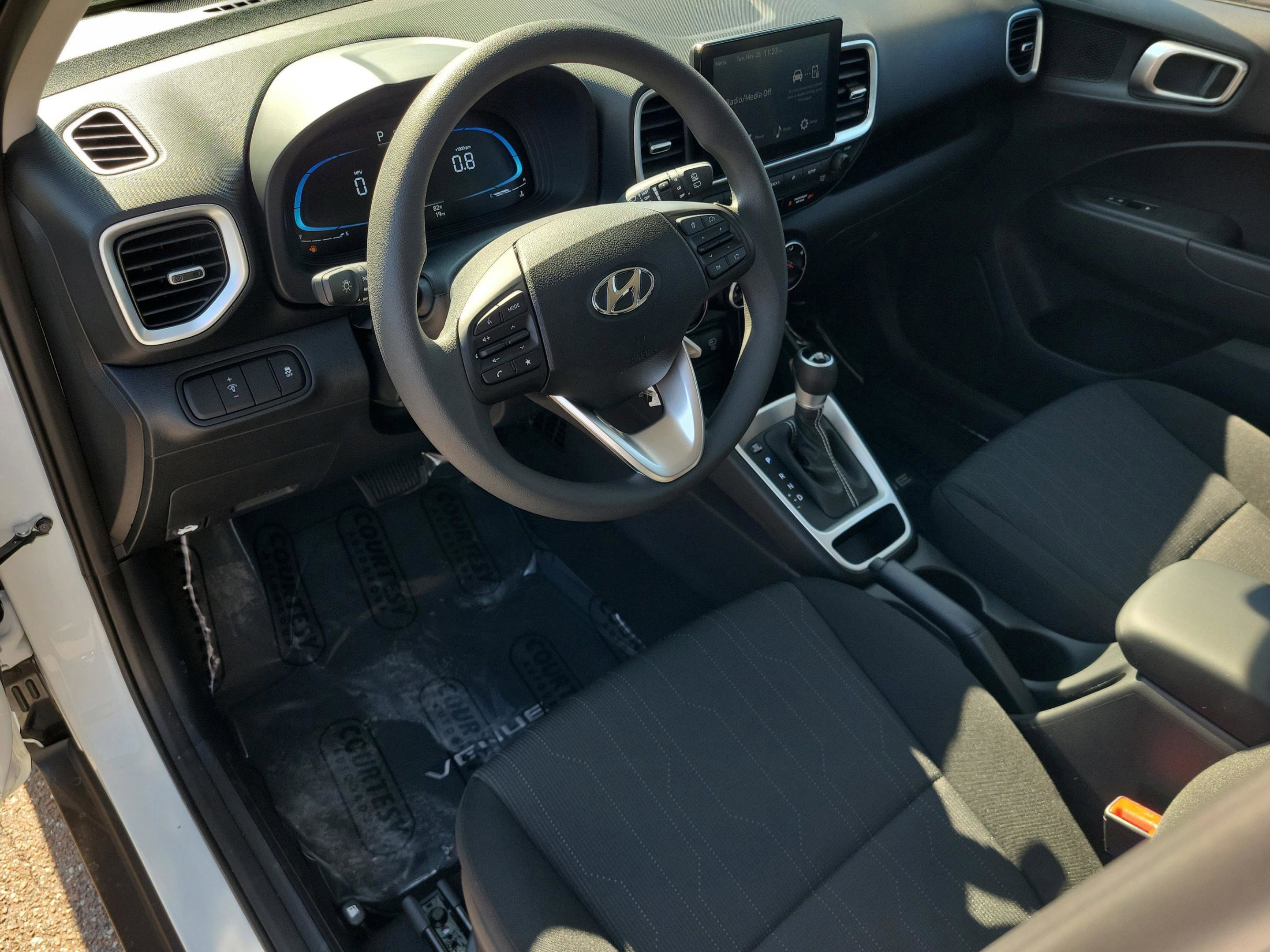 New 2026 Hyundai Venue SE image 19