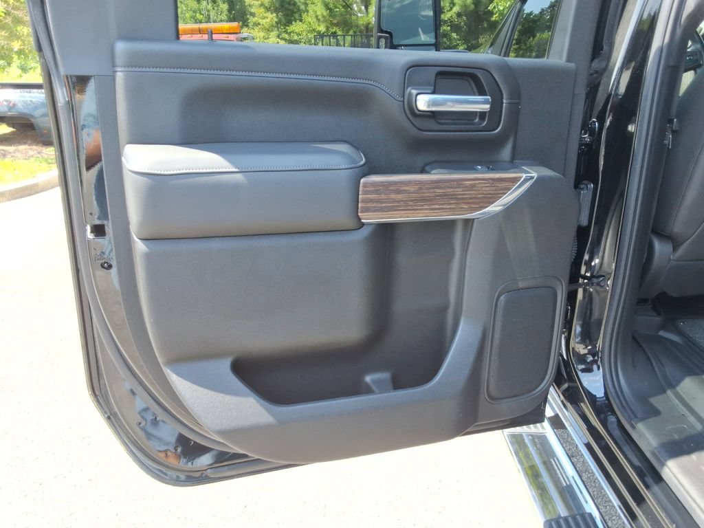 Certified 2022 Chevrolet Silverado 3500 High Country AWD/4WD image 18