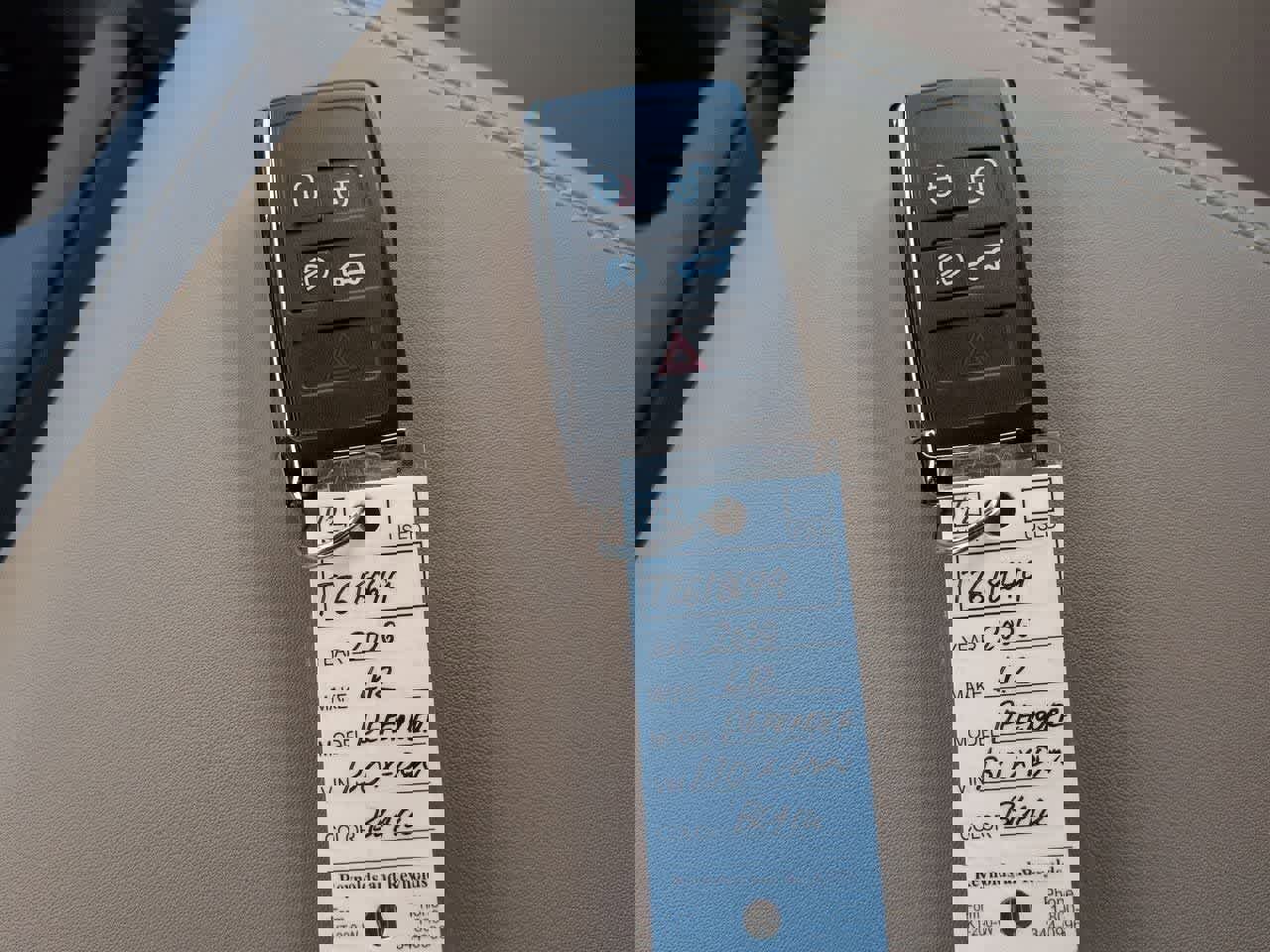 New 2026 Land Rover Defender 130 X-Dynamic SE image 39