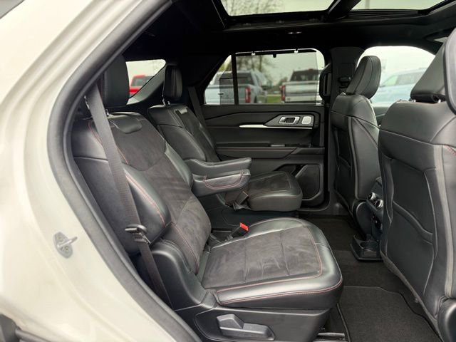 Used 2025 Ford Explorer ST AWD/4WD image 23
