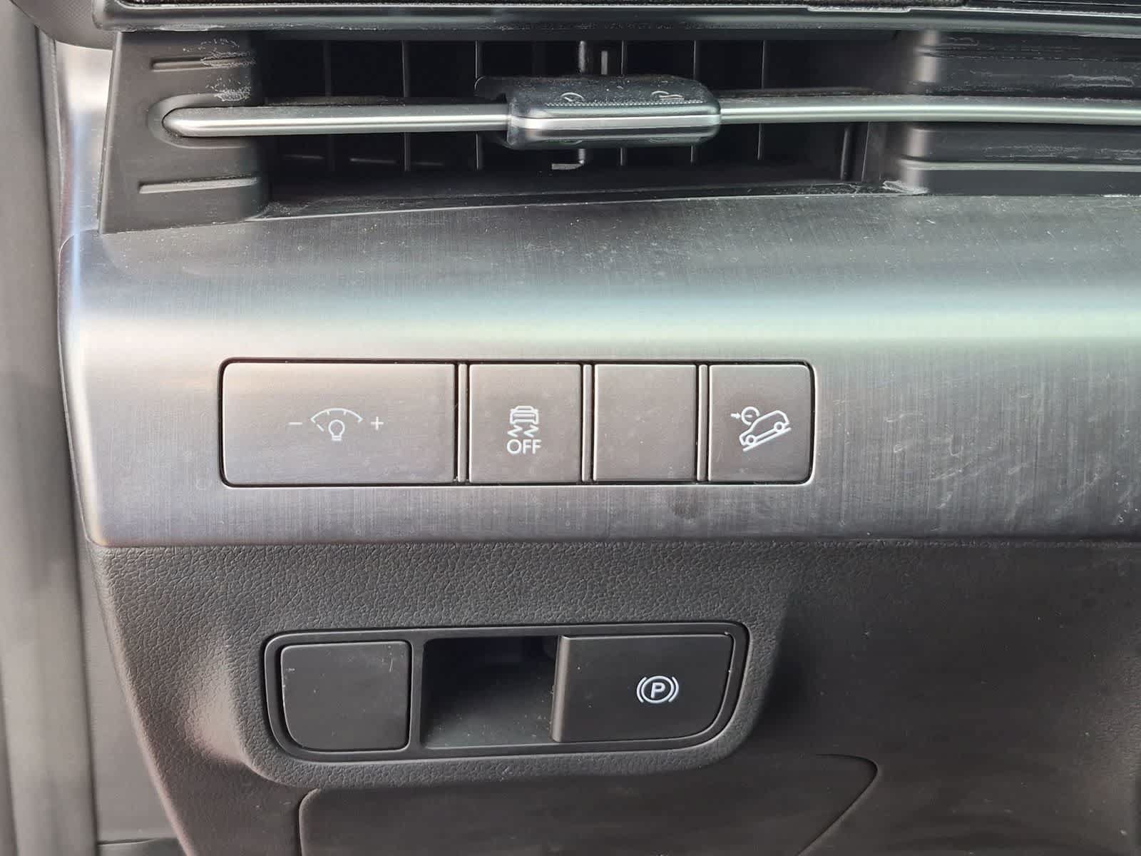 Used 2025 Hyundai Kona SEL AWD/4WD image 17