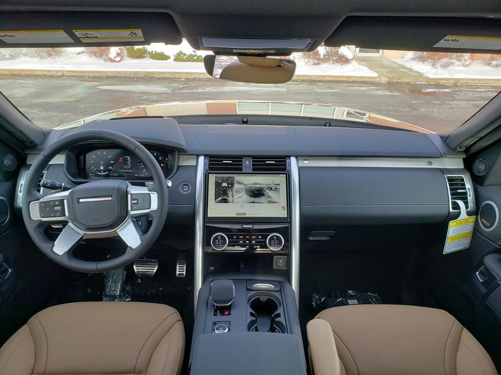New 2026 Land Rover Discovery Limited Edition image 25