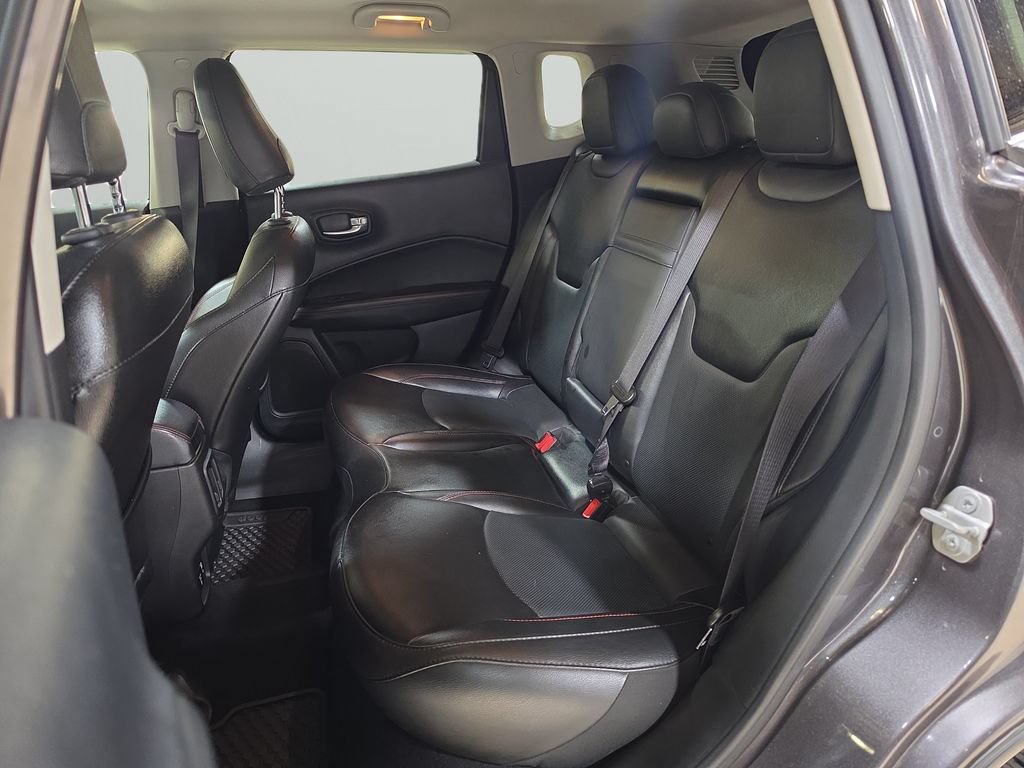 Used 2020 Jeep Compass Trailhawk w/ Leather Interior Group AWD/4WD image 12