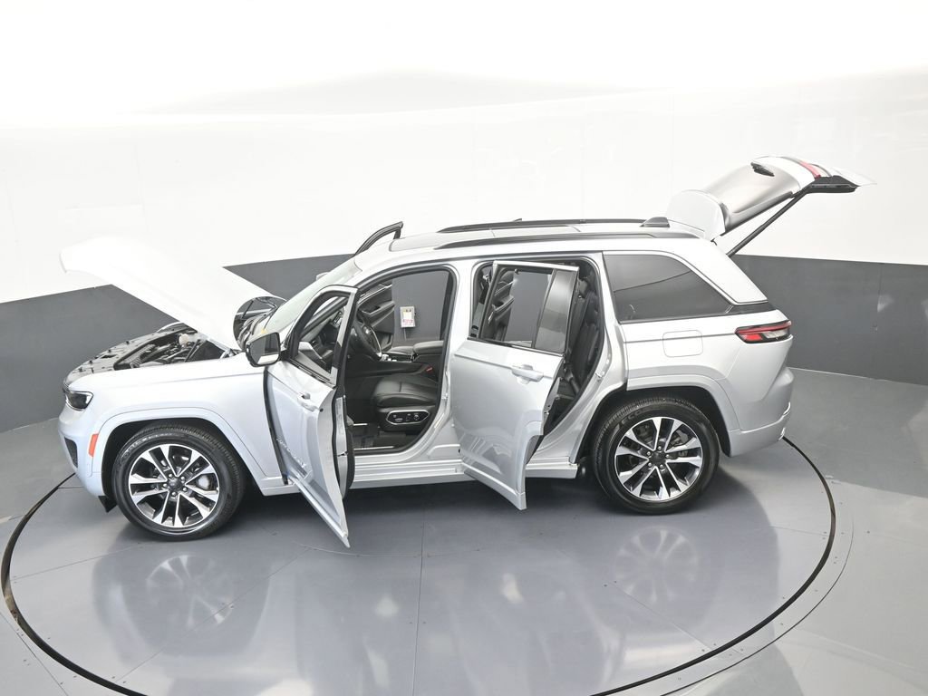 Used 2024 Jeep Grand Cherokee Overland w/ Luxury Tech Group IV image 73