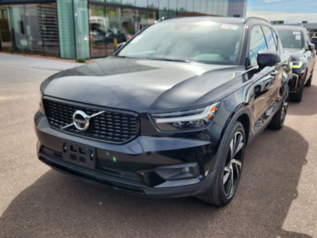 Used 2021 Volvo XC40 T5 R-Design w/ Advanced Package AWD/4WD image 3