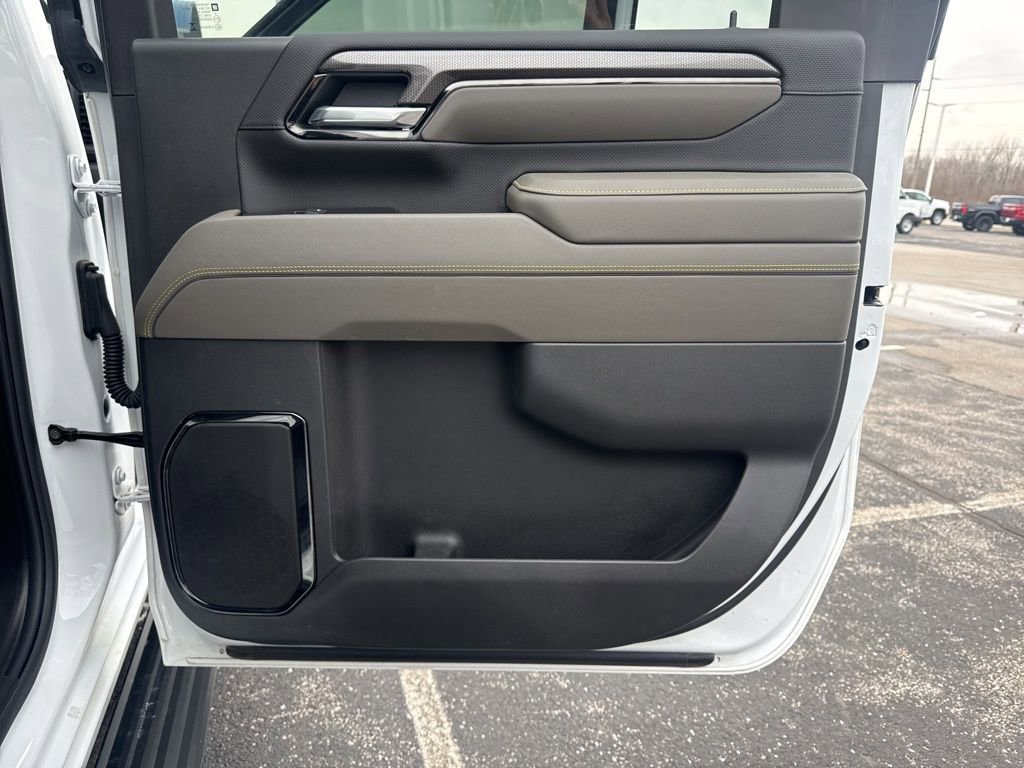 Used 2025 Chevrolet Silverado 2500 ZR2 w/ Technology Package image 24