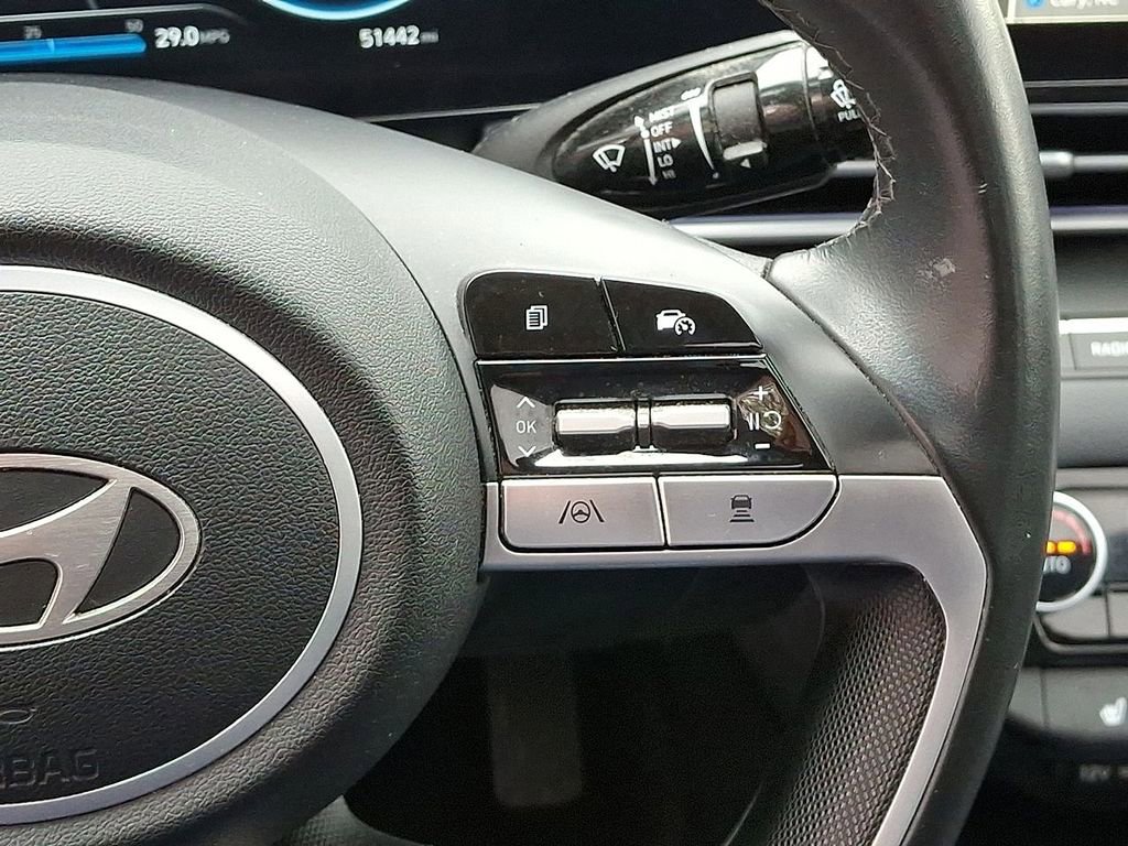 Used 2024 Hyundai Elantra Limited image 18