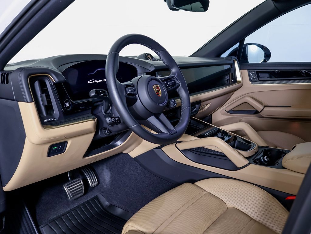 Certified 2024 Porsche Cayenne S image 4