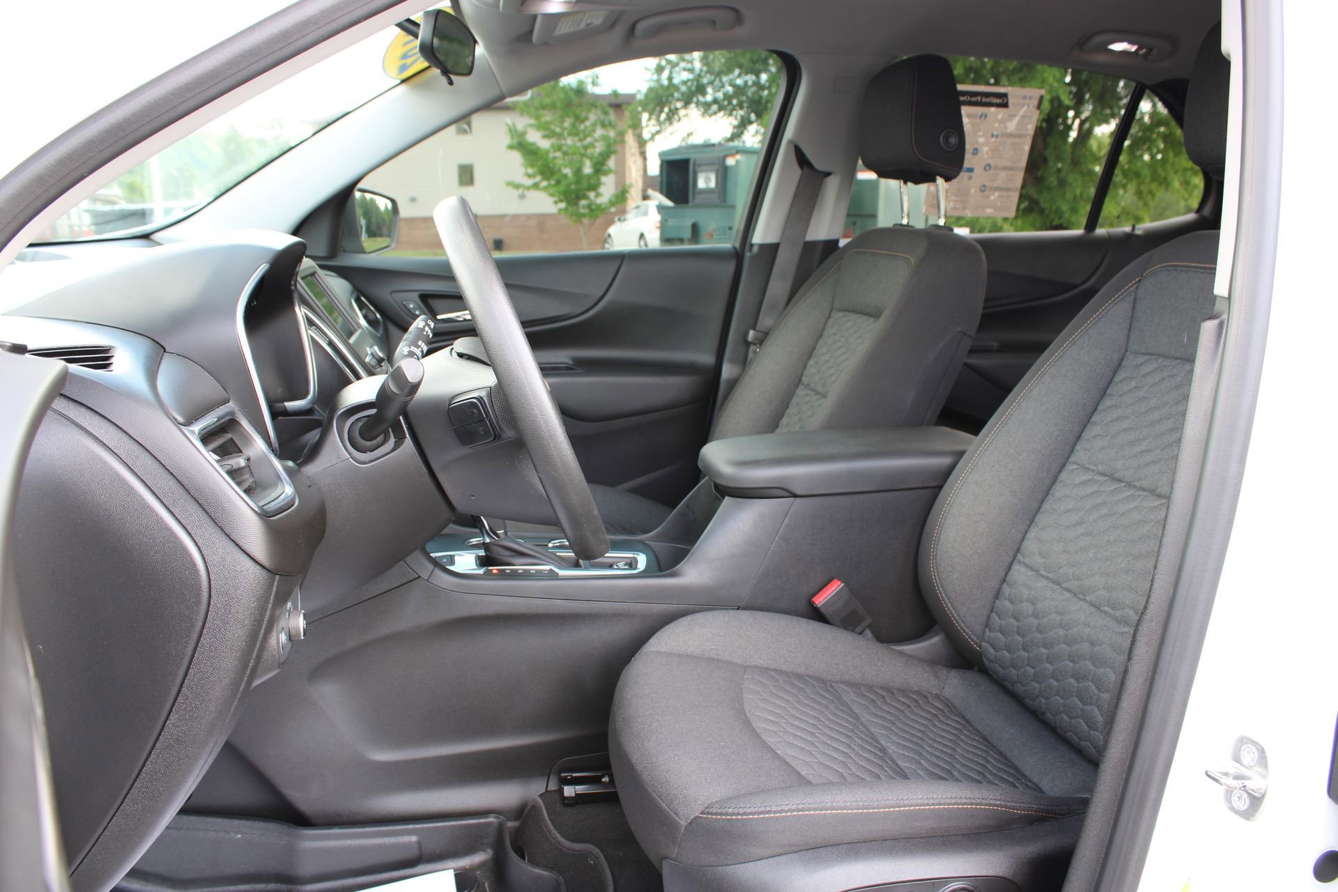 Used 2019 Chevrolet Equinox LT FWD image 14