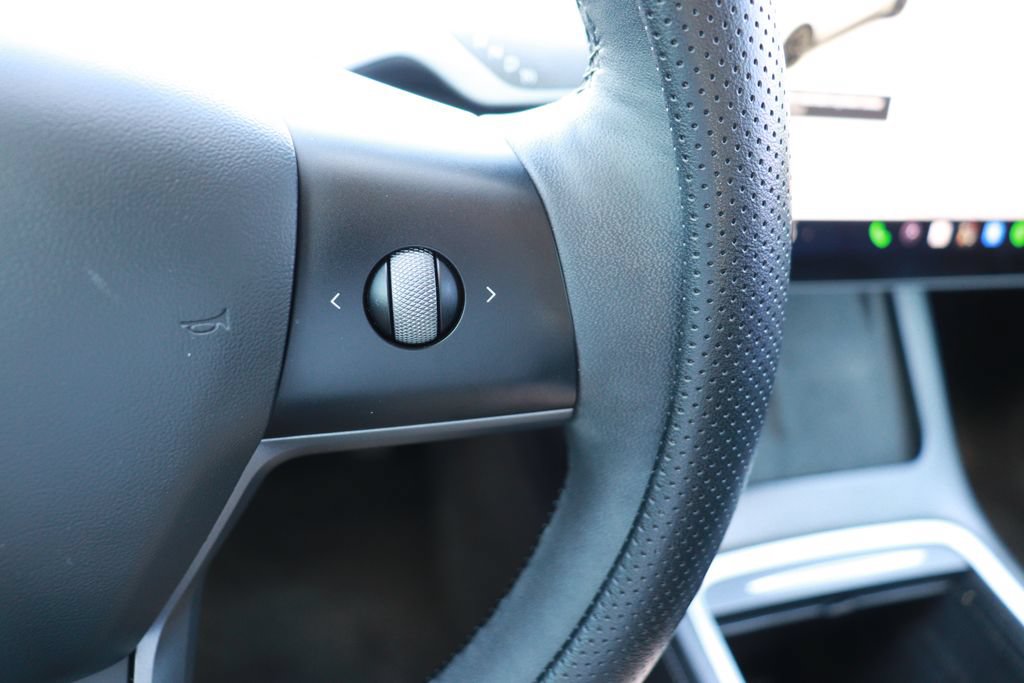 Used 2021 Tesla Model Y Long Range AWD/4WD image 20