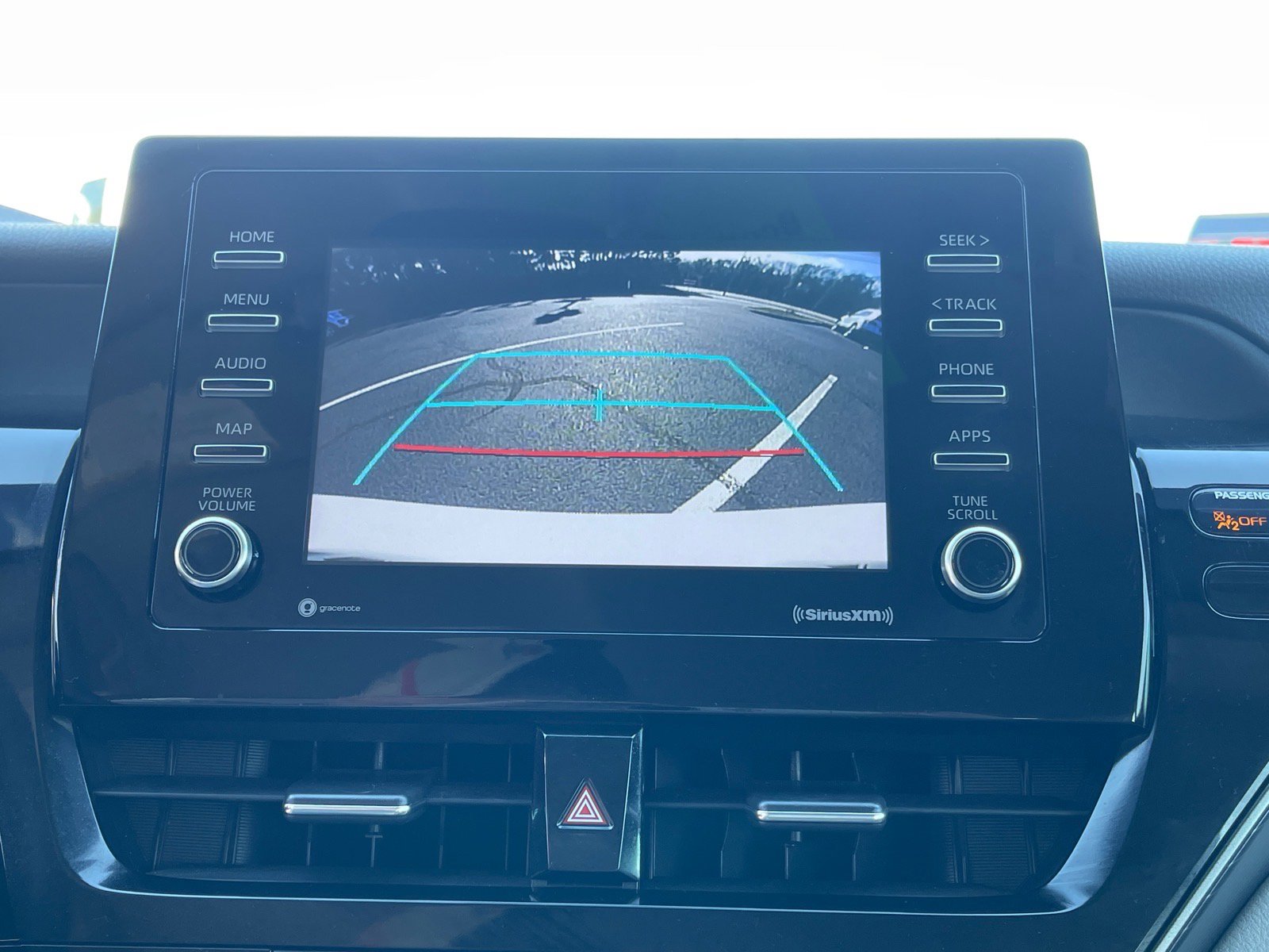 Used 2023 Toyota Camry SE image 6