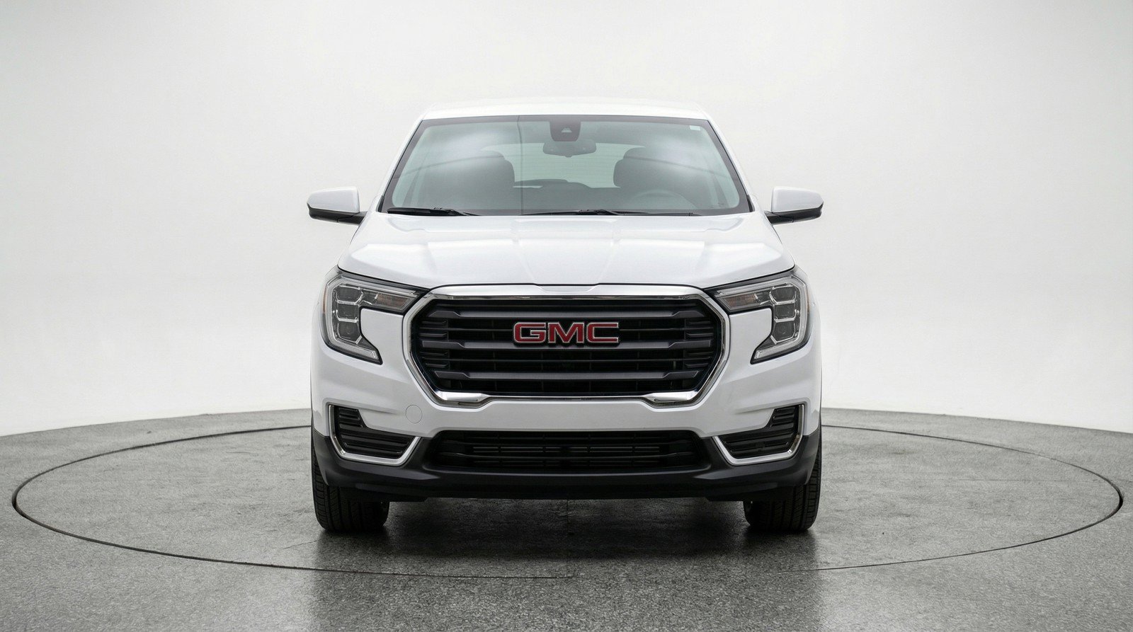 Used 2024 GMC Terrain SLE FWD image 2