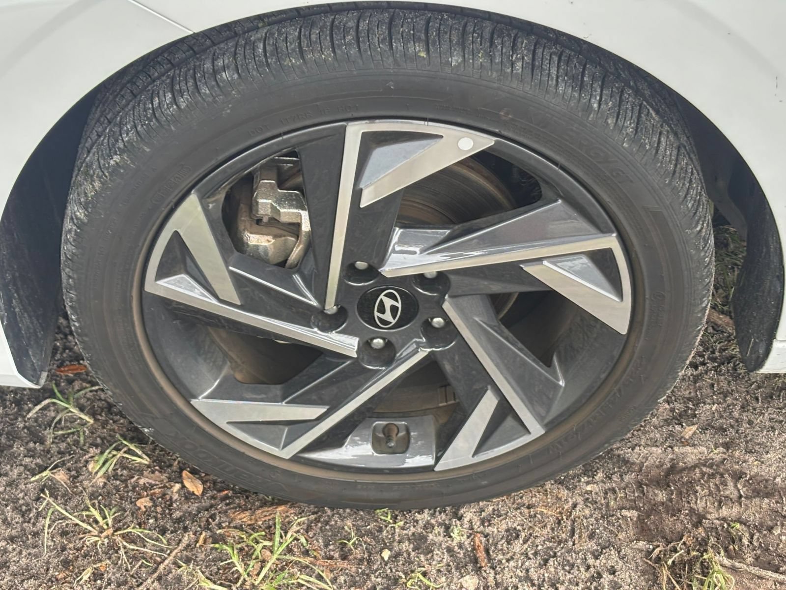 Used 2025 Hyundai Elantra SEL FWD image 33