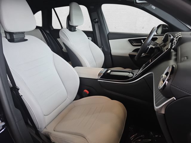 Used 2023 Mercedes-Benz GLC 300 4MATIC image 10