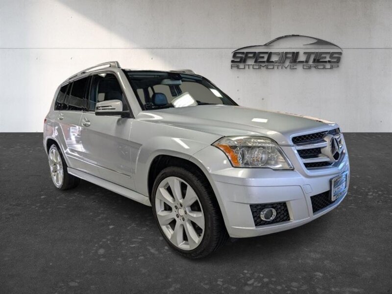 Used 2010 Mercedes-Benz GLK 350 4MATIC image 1