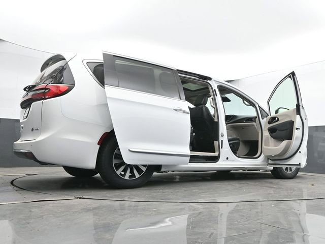 Used 2023 Chrysler Pacifica Limited FWD image 77