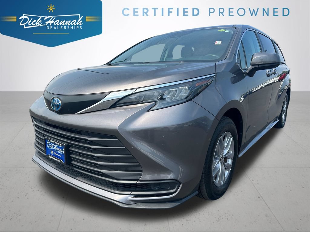 Certified 2024 Toyota Sienna LE FWD image 1